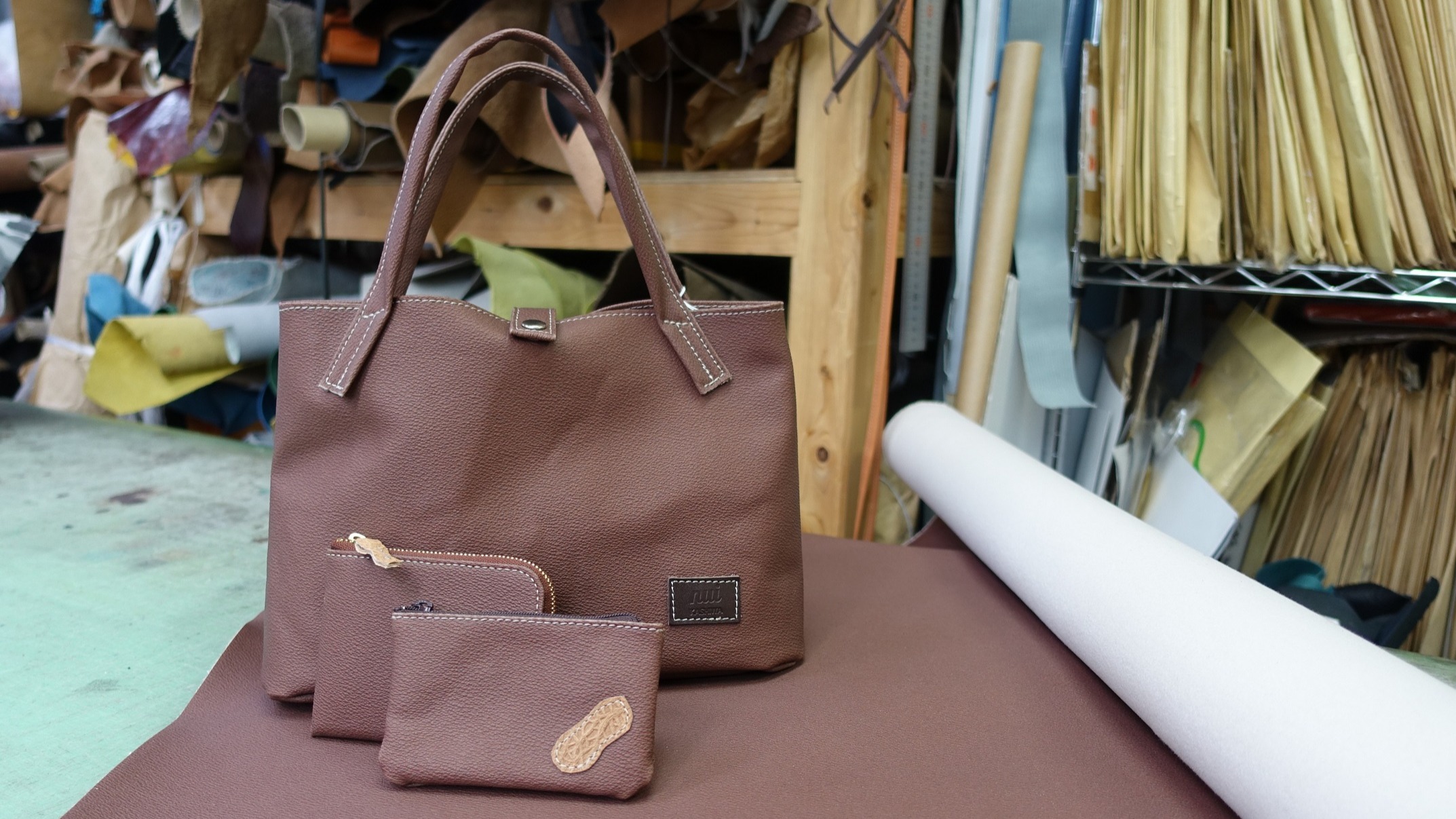 【AAKE】PEANUT LEATHER BAG Bag of peanuts: Japanese company turns legumes into leather